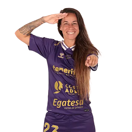 jugadora señalando